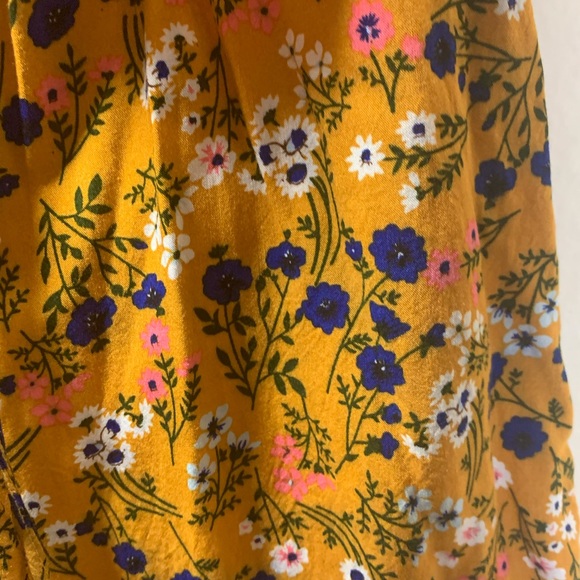 8 Birdies Romper size small yellow w/ tiny flowers - Picture 9 of 11